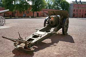 15 cm haubits m/1919 sedd bakifr&aring;n